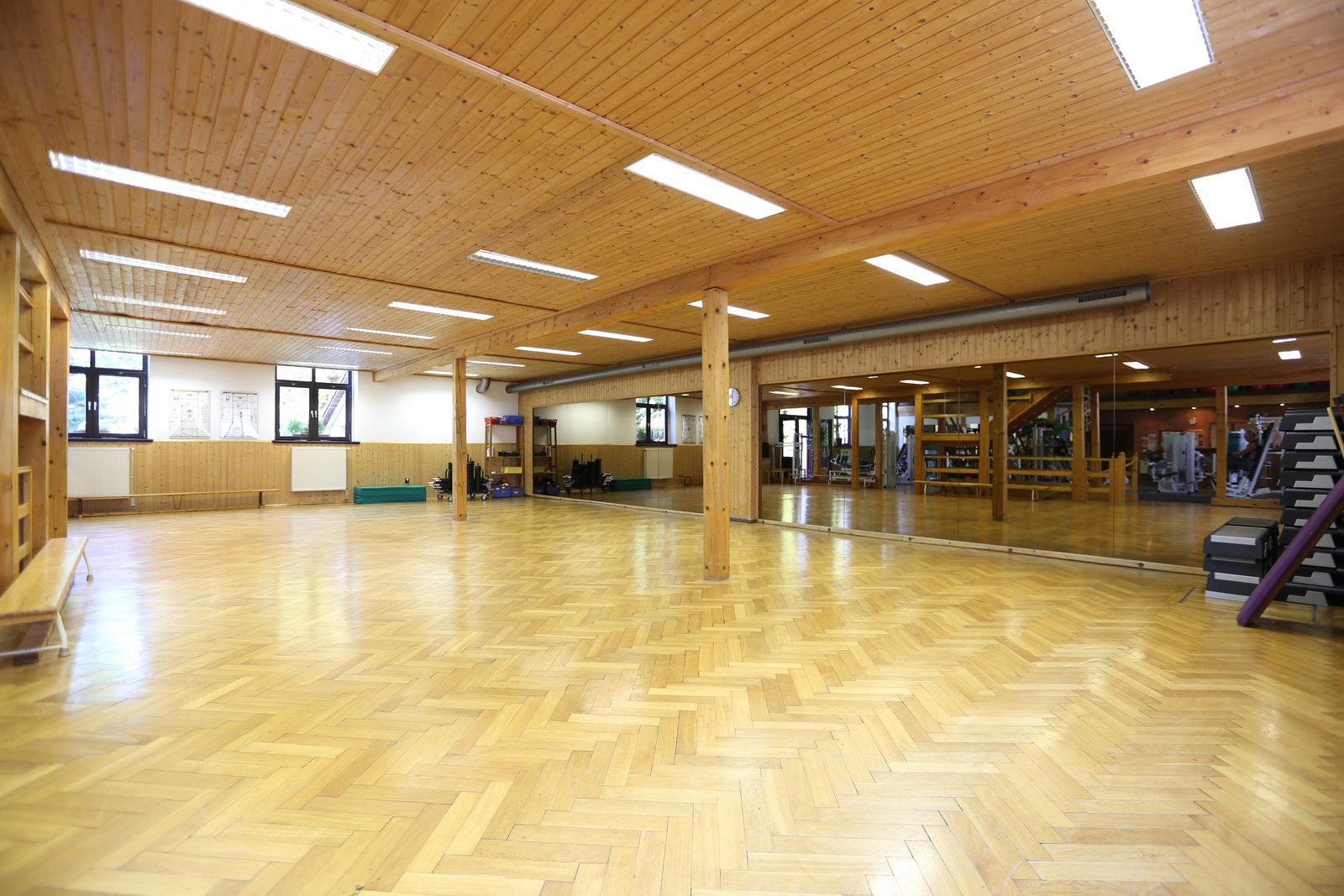 Heller Kursraum